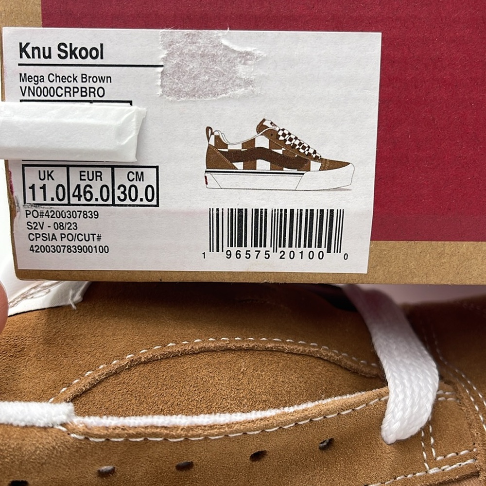 Vans Men’s Knu Skool
Mega Check Brown
VN000CRPBRO Brown and White Checkered Shoe - Picture 16 of 16